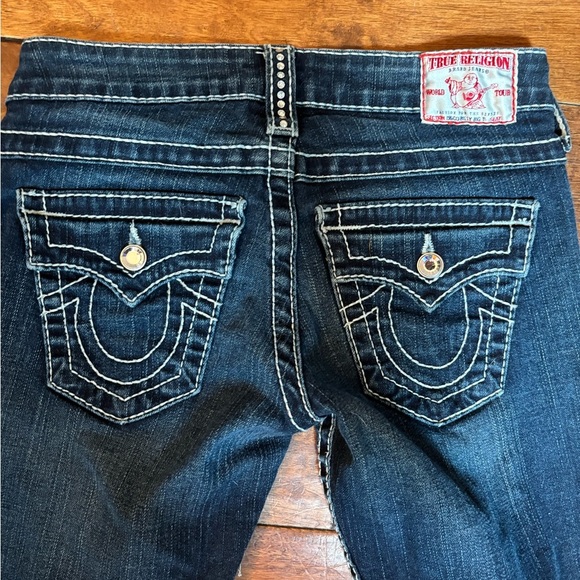 Beautiful True Religion woman’s jeans! Sz 24 BLING - Picture 4 of 10